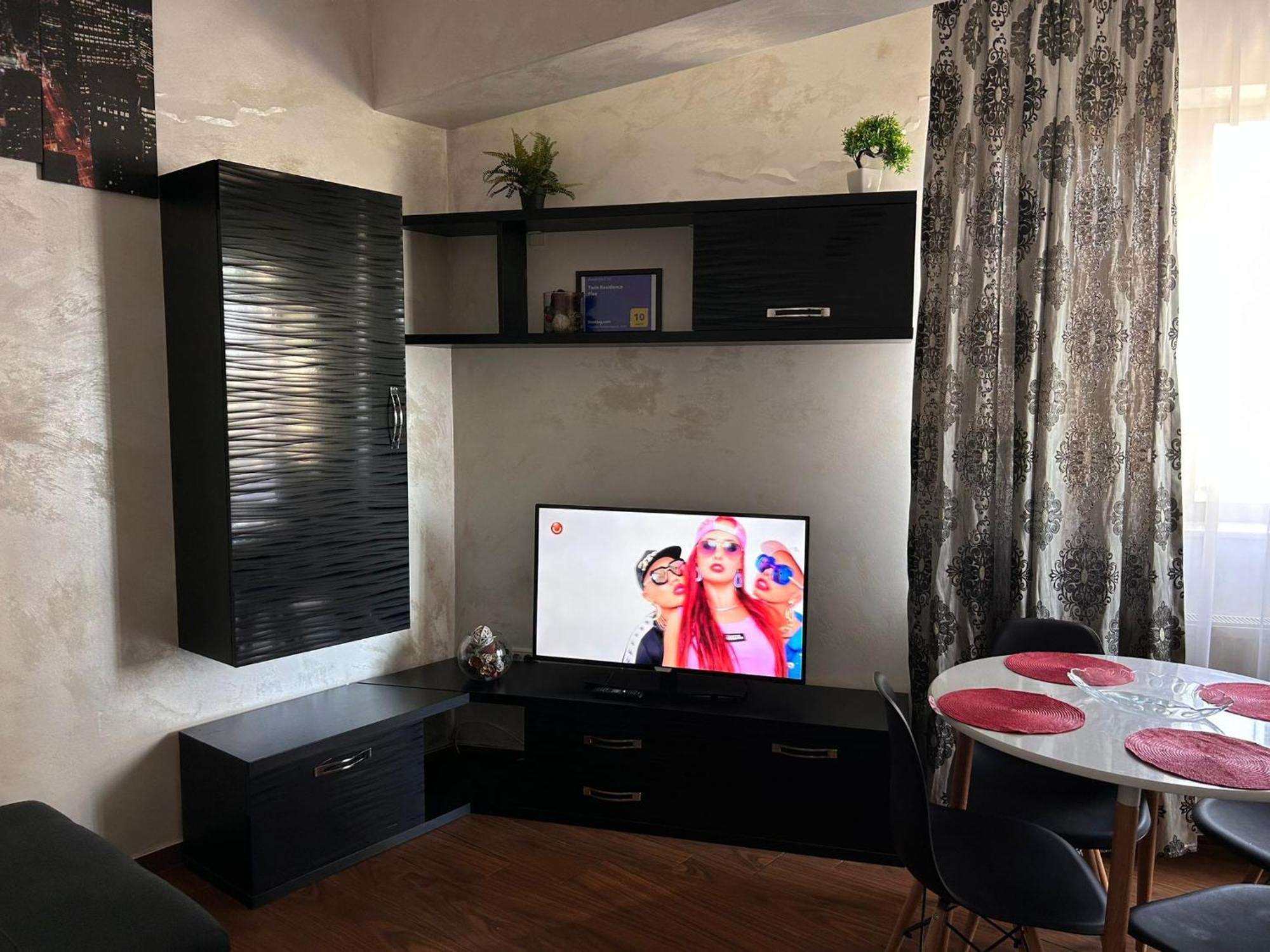 Twin Residence Five Mamaia Extérieur photo